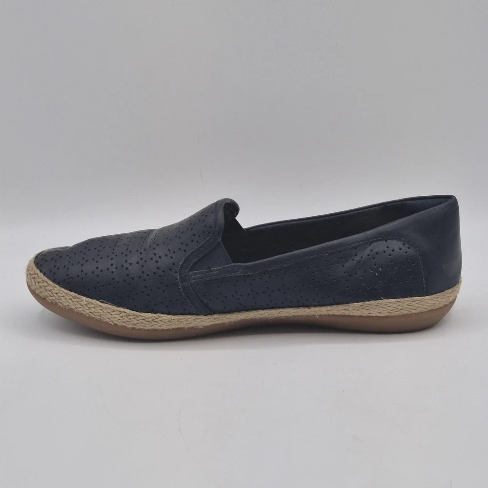 Clarks Collection Shoes Womens Size 8.5 Navy Perforated Espadrille Slip On‎ Flat